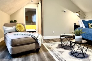 11 bedrooms, desk, iron/ironing board, travel crib