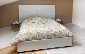 1 bedroom, free WiFi, bed sheets - Gorgeous home in PORNIC with WiFi (PORNIC)
