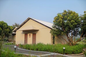 Exterior - Tiki Farms – Polynesian Boutique Resort, Karjat (Karjat)