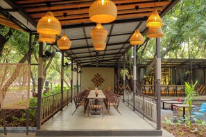 Outdoor dining - Tiki Farms – Polynesian Boutique Resort, Karjat (Karjat)
