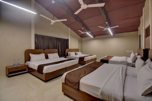 Tiki Farms – Polynesian Boutique Resort, Karjat