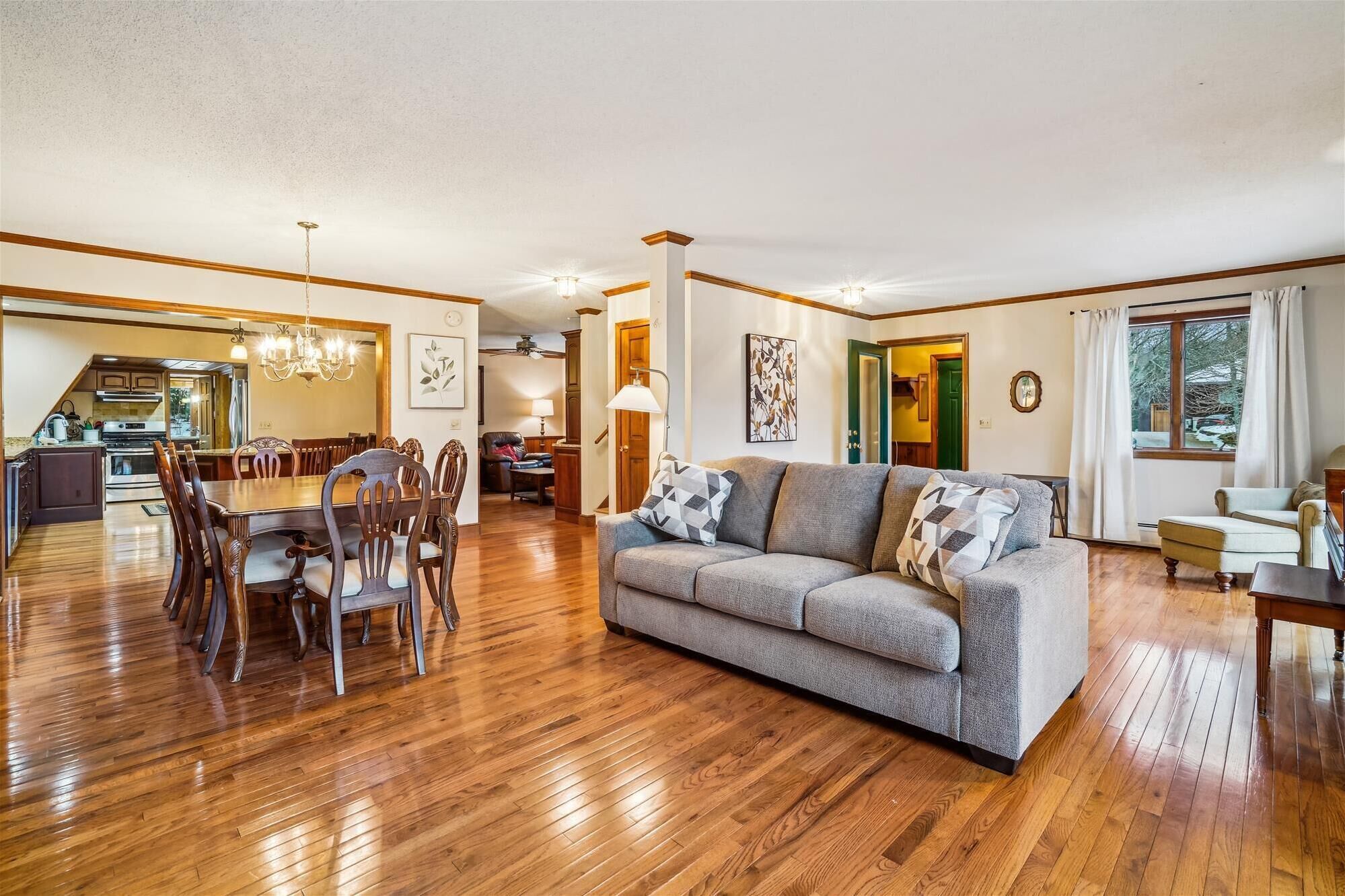 Smart-tv och eldstad