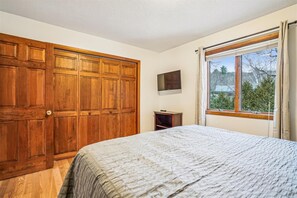 5 chambres, lit parapluie, accès Internet, draps fournis