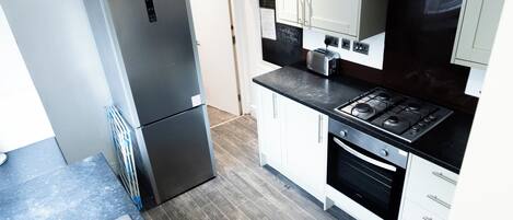 House | Private kitchen | Fridge, microwave, oven, stovetop