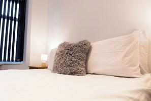 House | 4 bedrooms, iron/ironing board, free WiFi, bed sheets