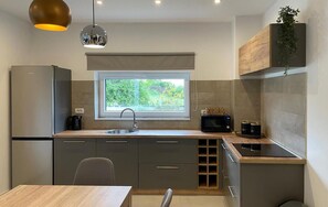 Réfrigérateur, four, plaque de cuisson, lave-vaisselle