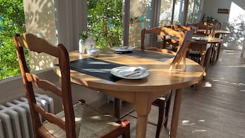 Her gün açık büfe kahvaltı (kişi başı 12.50 EUR)