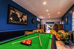 Game room - Hôtel de l'Abbaye  (Cluny)