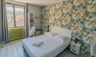 Cunas gratuitas, wifi gratis y ropa de cama 