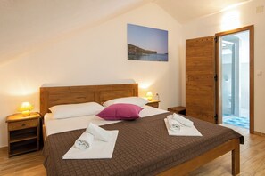 4 bedrooms, WiFi, bed sheets