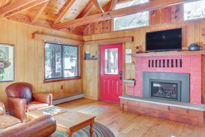 House (2 Bedrooms) | Interior - < 2 Blocks to Lake Tahoe: Family Home Near Skiing (Homewood)