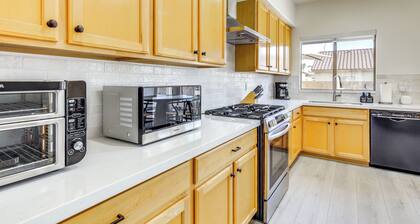 2 Mi to Coachella: Indio Oasis w/ Heated Pool