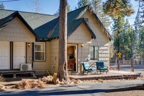 Interior - Spa & Beach Access: Resort Condo in Tahoe Vista! (Tahoe Vista)