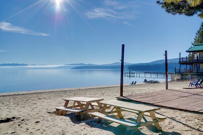 Walk to Beach: Mourelatos Lakeshore Resort Condo!