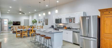 Apartment (4 Bedrooms) | Front of property