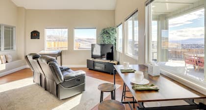 Mtn-view Escape w/ Hot Tub in Sparks!