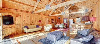 15 Mi to Snowshoe Resort: Cabin w/ Deck & Fire Pit