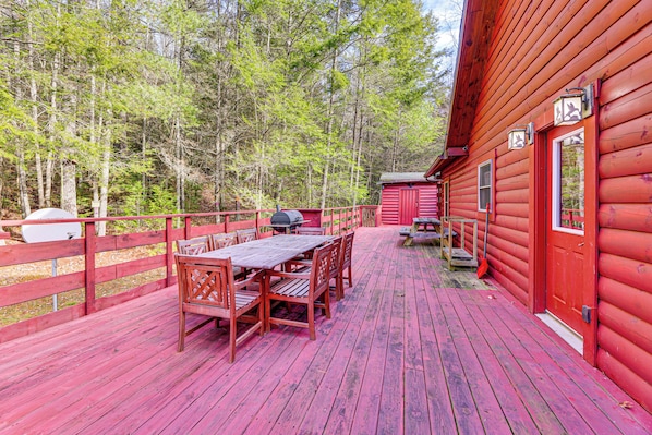 House (4 Bedrooms) | Interior - 15 Mi to Snowshoe Resort: Cabin w/ Deck & Fire Pit (Dunmore)