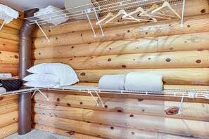 House (1 Bedroom) | Interior