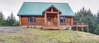 Mtn & Vineyard Views: Oregon Wine Country Escape