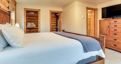 Mtn & Vineyard Views: Oregon Wine Country Escape