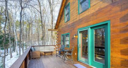 2 Mi to Boat Ramp: Log Cabin in New Hampshire
