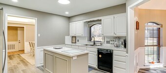 Large Yard, Fire Pit & Games: Grandview Haven!