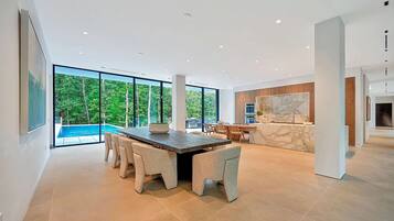 House | 7 bedrooms, Internet