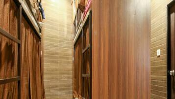 Eenvoudige slaapzaal | Gratis wifi