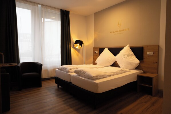 Basic Double Room | Free WiFi, bed sheets - HLN APARTMENTS (Saarbrücken)