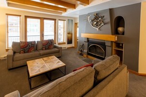 Condo, 1 Bedroom | Living area