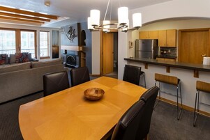 Condo, 1 Bedroom | Interior