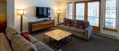 Condo, 1 Bedroom | Living area