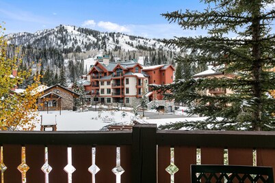 2201 - Two Bedroom Standard Eagle Springs East 2 Condo