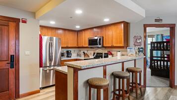 Condo, 2 Bedrooms | Private kitchen | Fridge, oven, coffee/tea maker, toaster