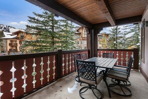 Apartamento, 2 habitaciones | Restaurante al aire libre