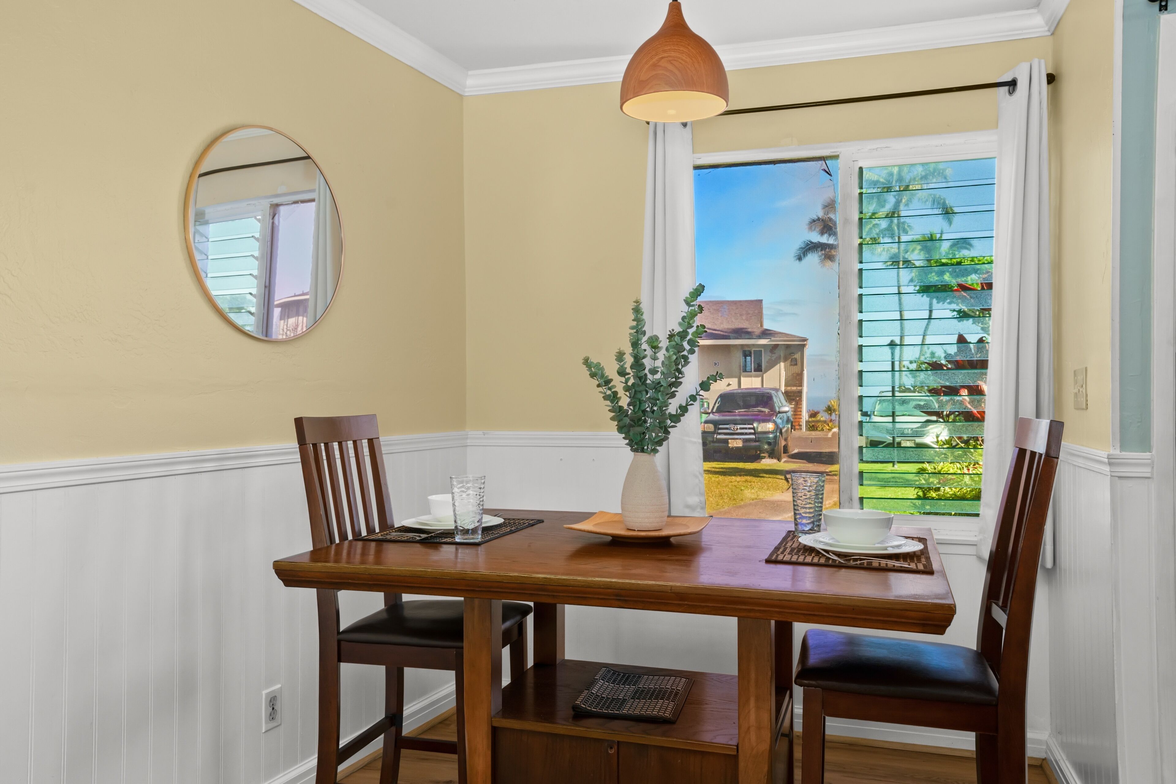 Condo, 2 Bedrooms | Dining