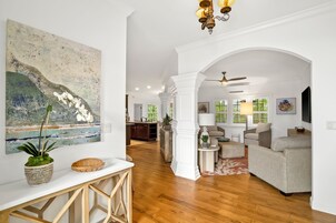 Casa, 2 habitaciones | Zona de estar | Una Smart TV