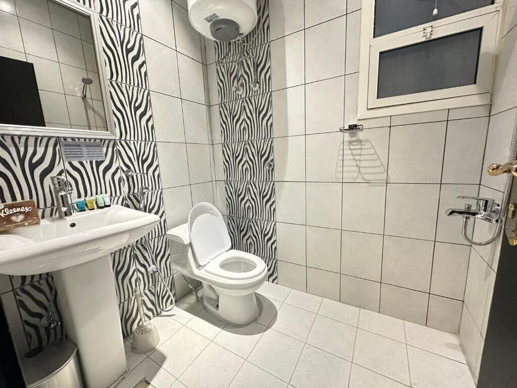 Towels, soap, shampoo, toilet paper