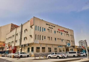 واجهة المنشأة