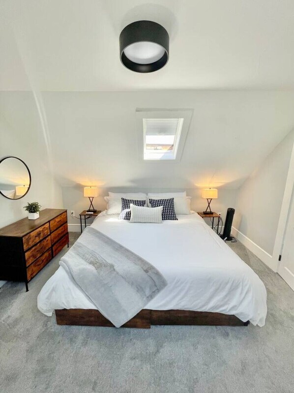 2 chambres, fer et planche à repasser, Wi-Fi, draps fournis