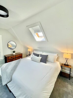 2 habitaciones, tabla de planchar con plancha, wifi y ropa de cama