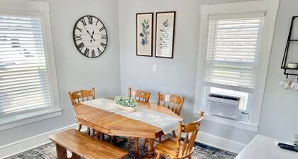 Downtown Portsmouth 2 Bedroom 2 King Beds