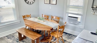 Downtown Portsmouth 2 Bedroom 2 King Beds