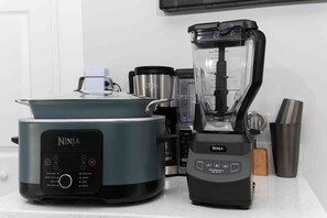 Kaffe og/eller kaffemaskine