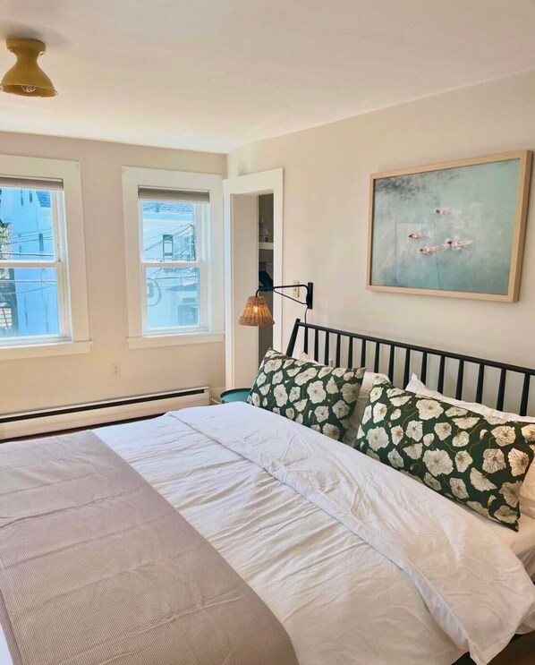 2 bedrooms, desk, iron/ironing board, free WiFi