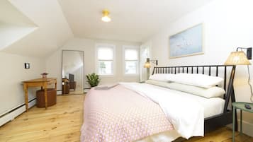 2 bedrooms, desk, iron/ironing board, free WiFi