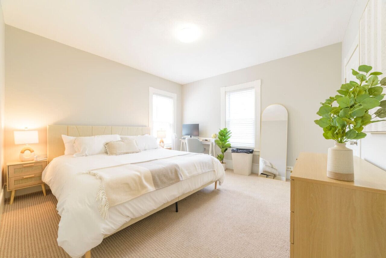 3 bedrooms, desk, iron/ironing board, WiFi