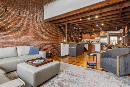City Loft Group Getaway King Downtown Location