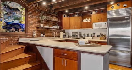 City Loft Group Getaway King Downtown Location